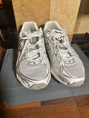 New Balance White and Gray Mesh Athletic Sneakers